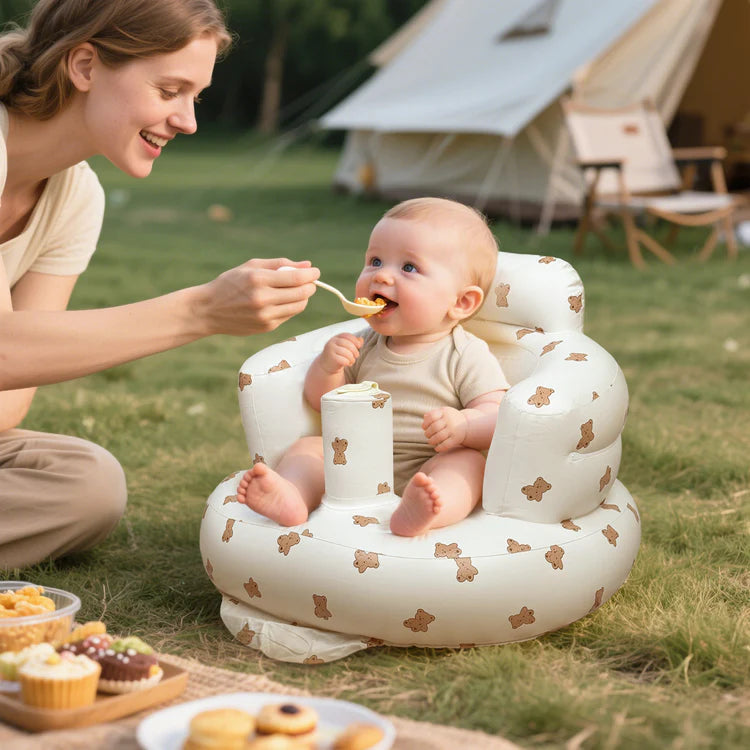 Parent with BabyFloat at a cafe